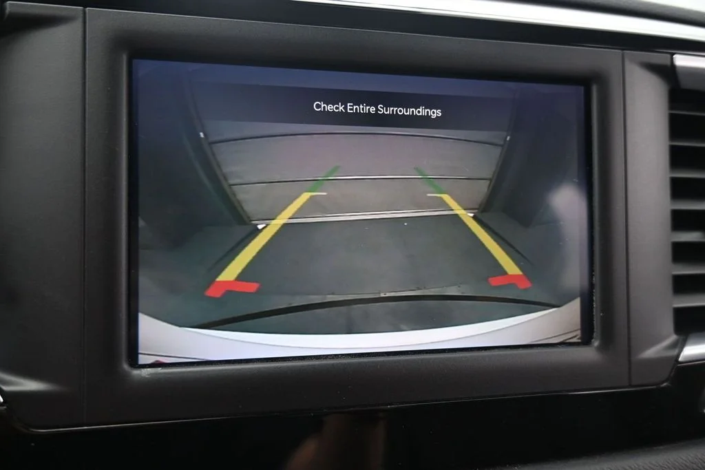 Used 2023 White Chrysler LX image 17