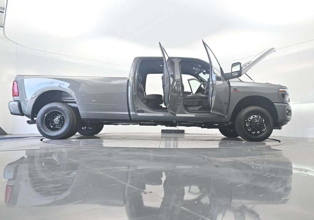 New 2026 Ceramic Gray Clear-Coat Exterior Paint RAM Laramie image 47