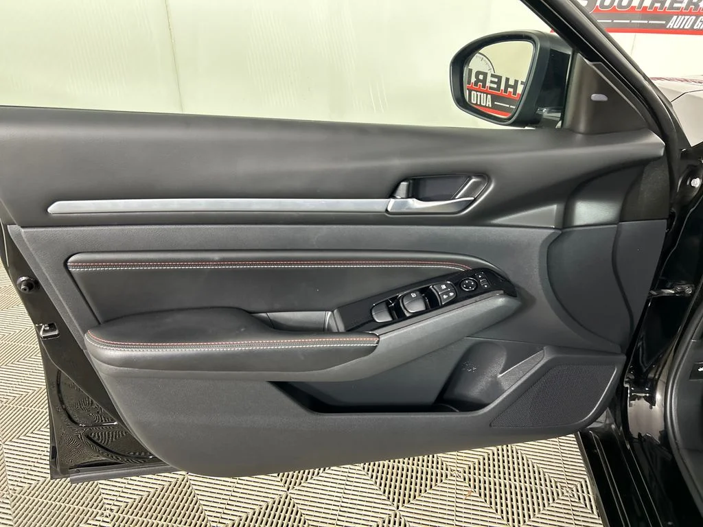 Used 2023 Black Nissan 2.0 SR image 12