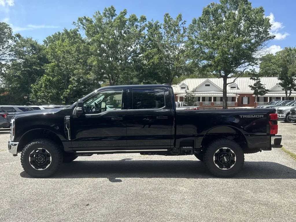 New 2026 Black Ford Lariat image 4
