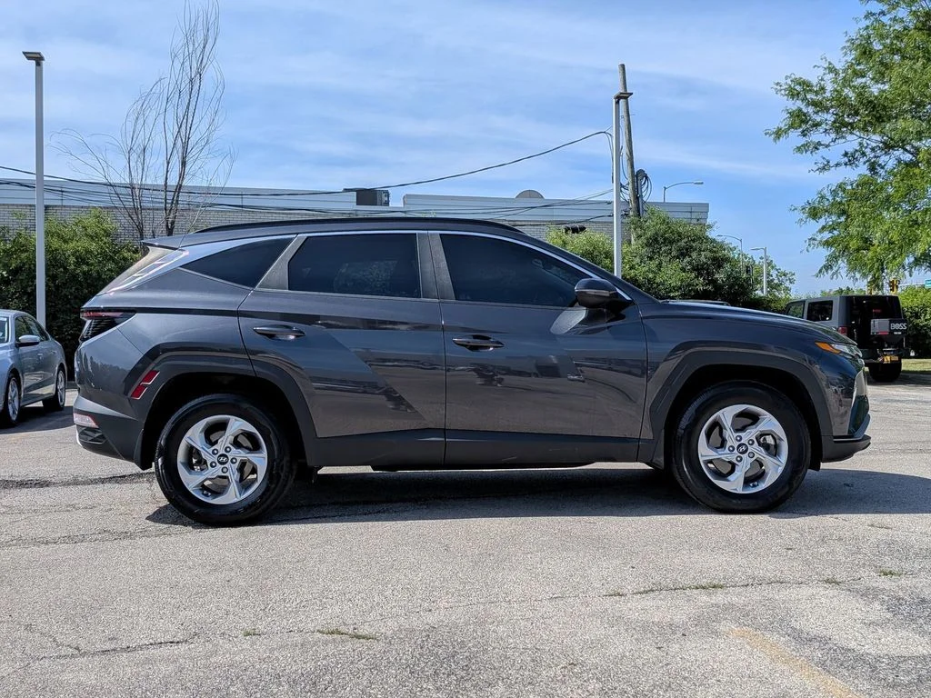 Used 2022 Gray Hyundai SEL image 8