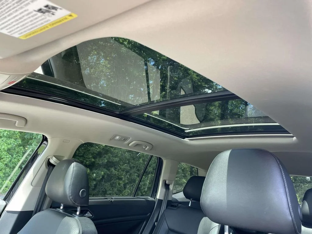 Used 2019 Black Volkswagen SEL image 20