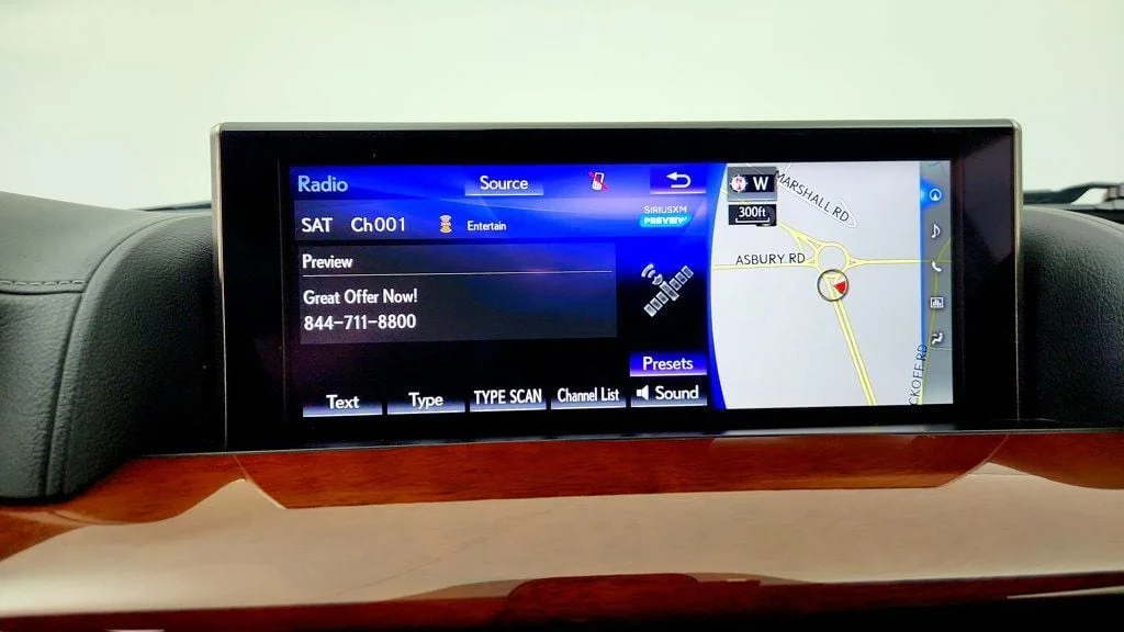 Used 2019 Black Onyx Lexus LX 570 Three Row 4WD w/ Mark Levinson, Rear DVD & Luxury Pkg image 19