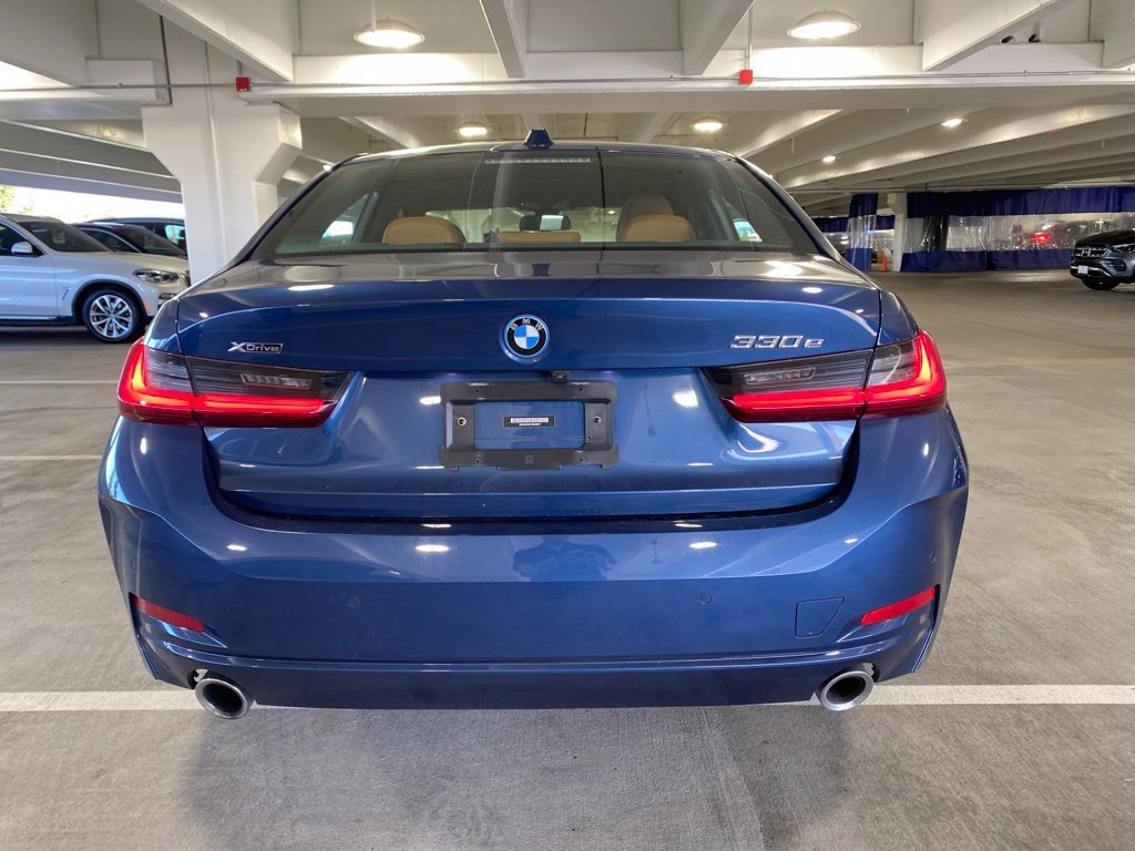 Used 2023 Phytonic Blue Metallic BMW 330e xDrive image 4
