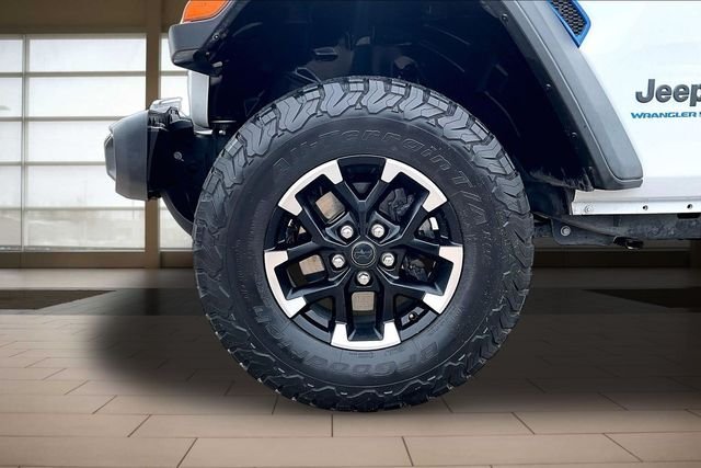 Used 2024 White Jeep Rubicon 4xe image 9