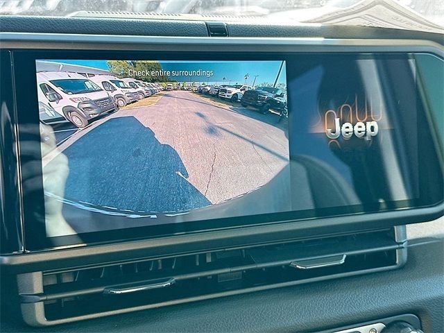 New 2026 Bright White Clear-Coat Exterior Paint Jeep Sport image 8