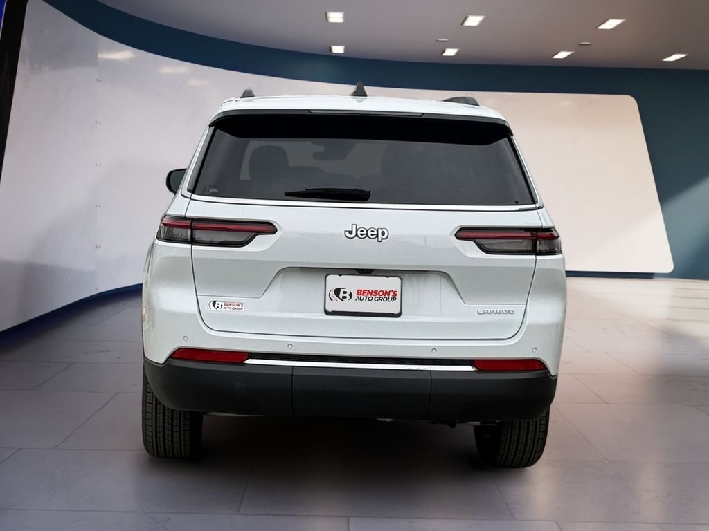 New 2026 Bright White Clear-Coat Exterior Paint Jeep Laredo image 4
