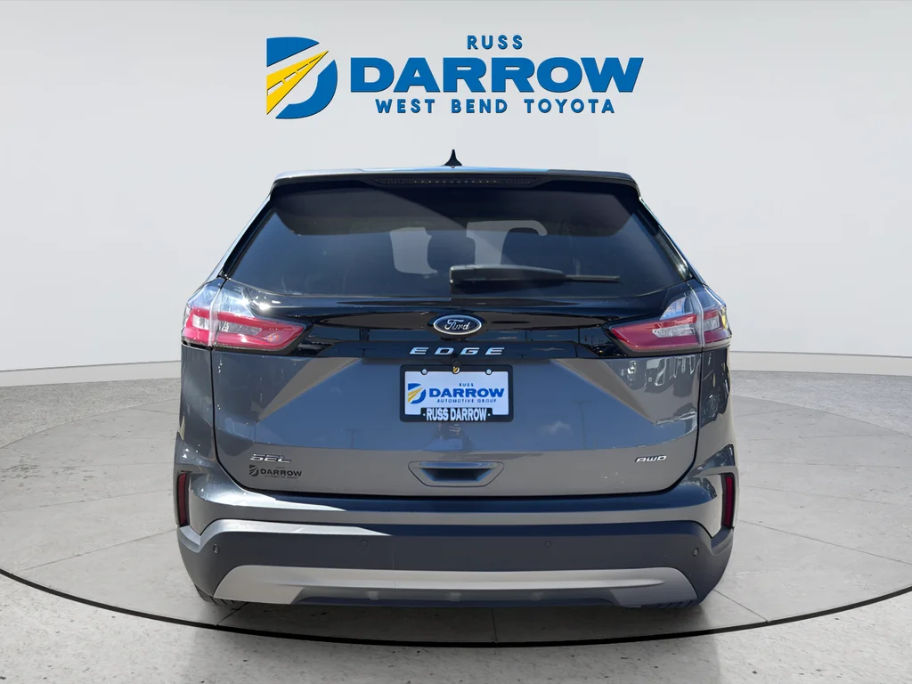 Used 2024 Gray Ford SEL image 4