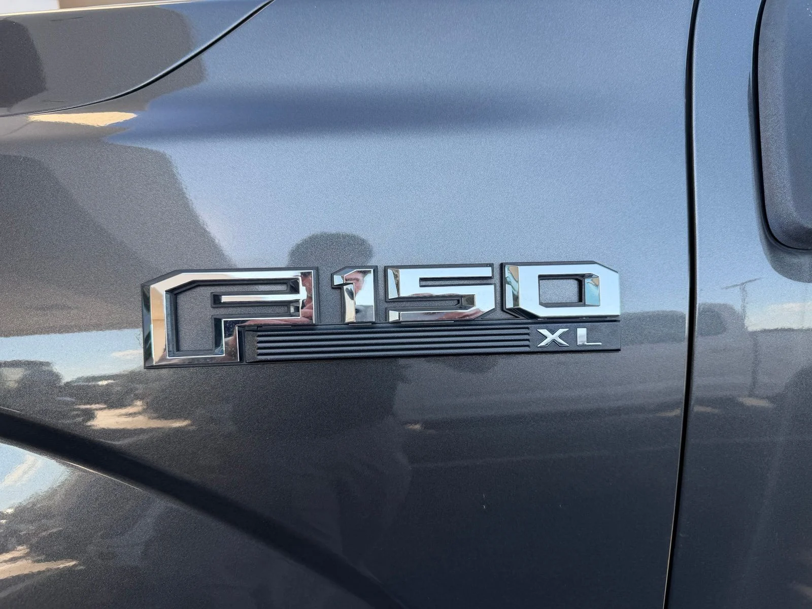 Used 2020 Magnetic Ford XL image 5