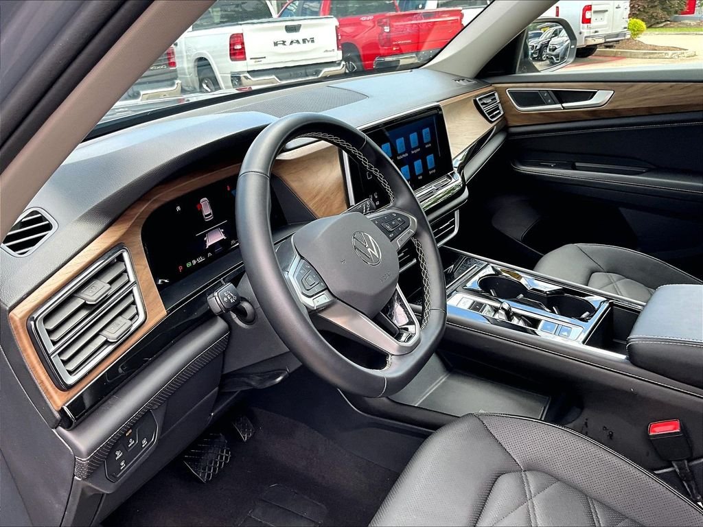 Used 2025 Gray Volkswagen 2.0T SE w/Technology image 8