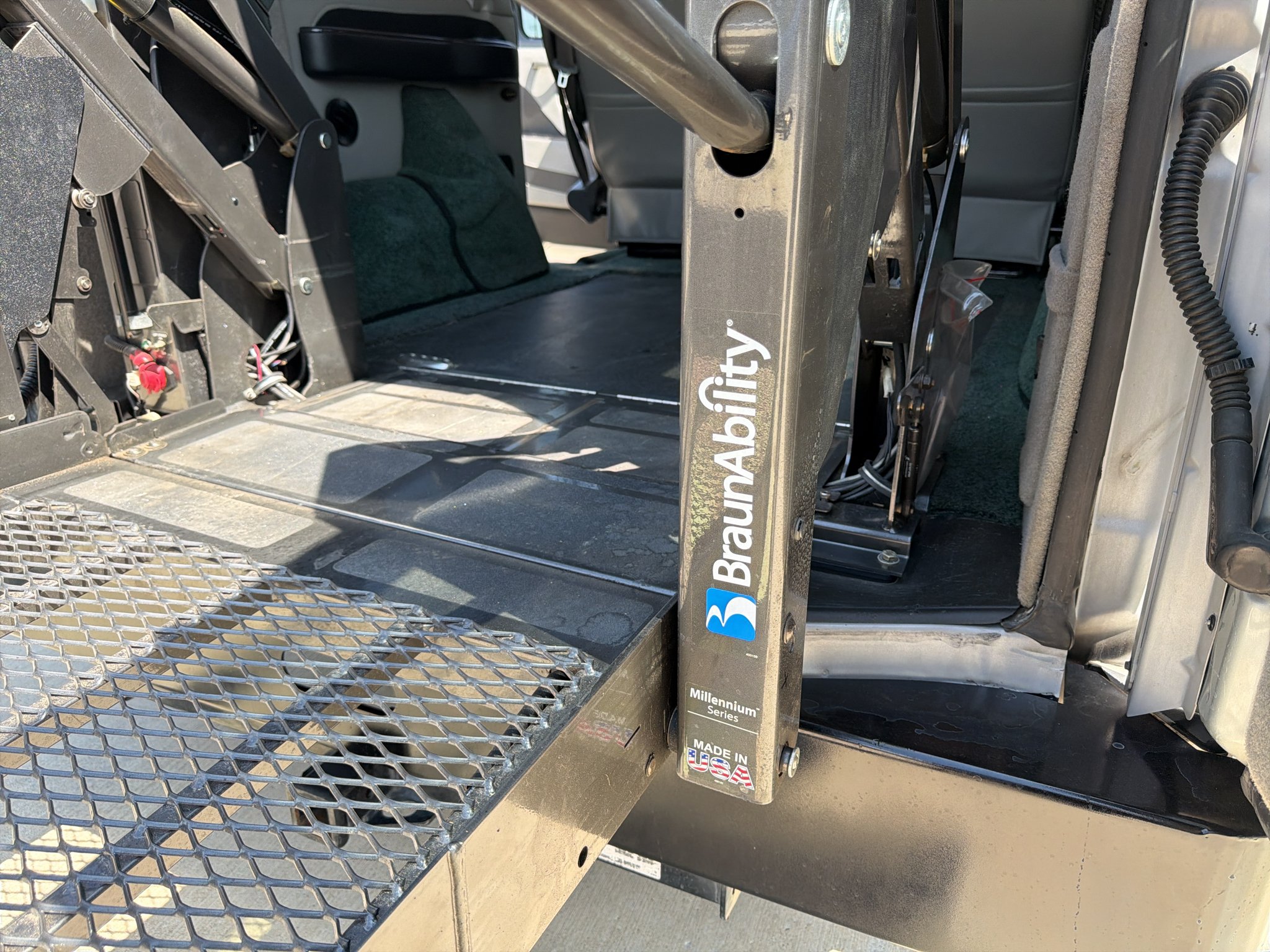Used 2014 Quicksilver Metallic GMC Upfitter image 25