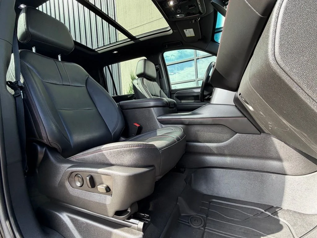 Used 2022 Black Chevrolet RST image 21