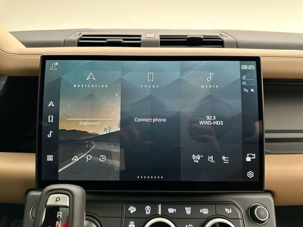 New 2026 Woolstone Green Land Rover X-Dynamic SE image 14