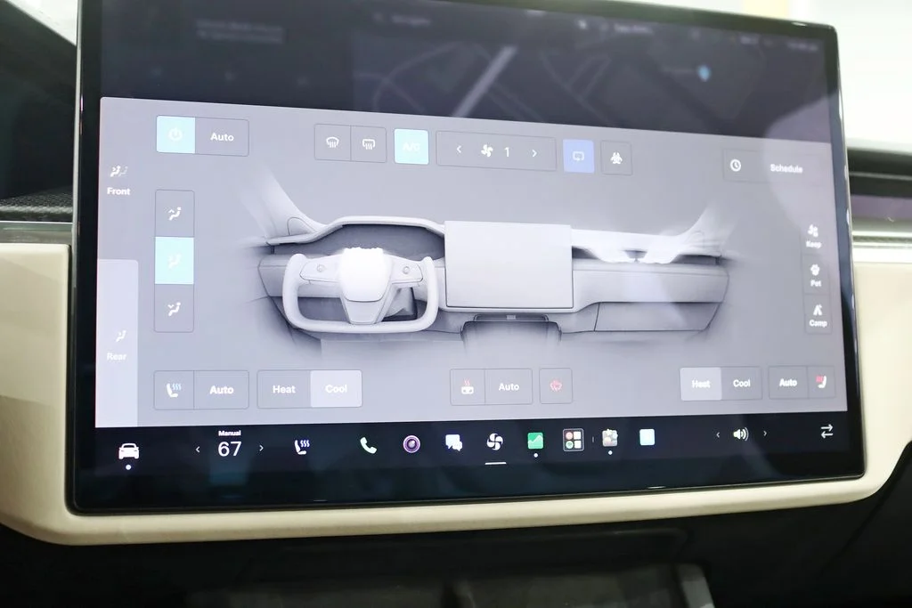 Used 2022  Tesla Plaid image 17
