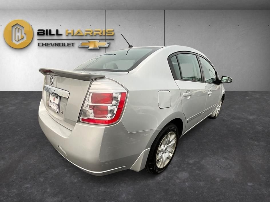 Used 2012 Silver Nissan 2.0 S image 2