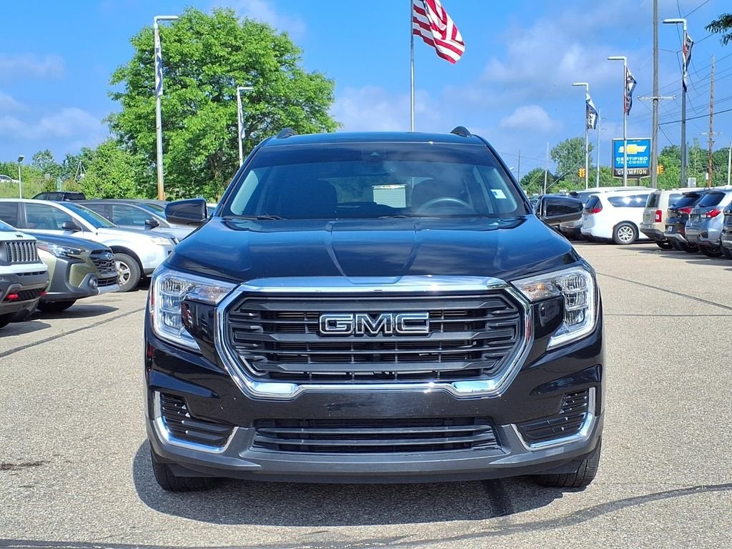 Used 2024 Black GMC SLE image 2