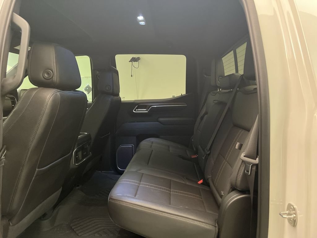 Used 2022 Iridescent Pearl Tricoat Chevrolet High Country image 22