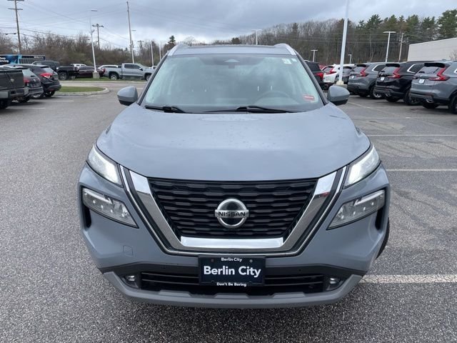 Used 2021 Gray Nissan SL image 2