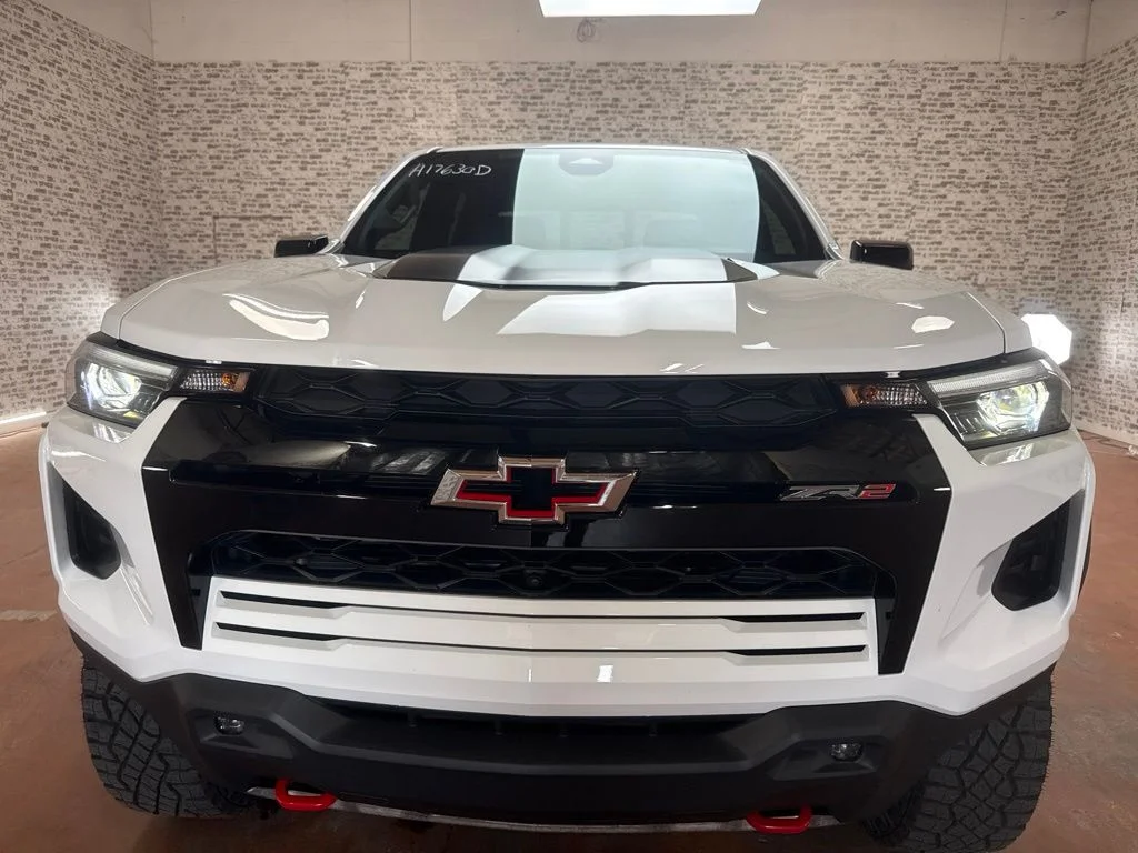 Used 2025 Summit White Chevrolet ZR2 image 2