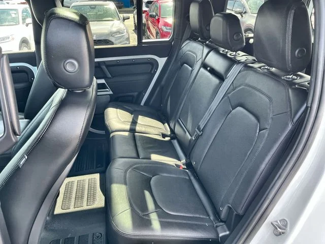 Used 2023 White Land Rover S image 31