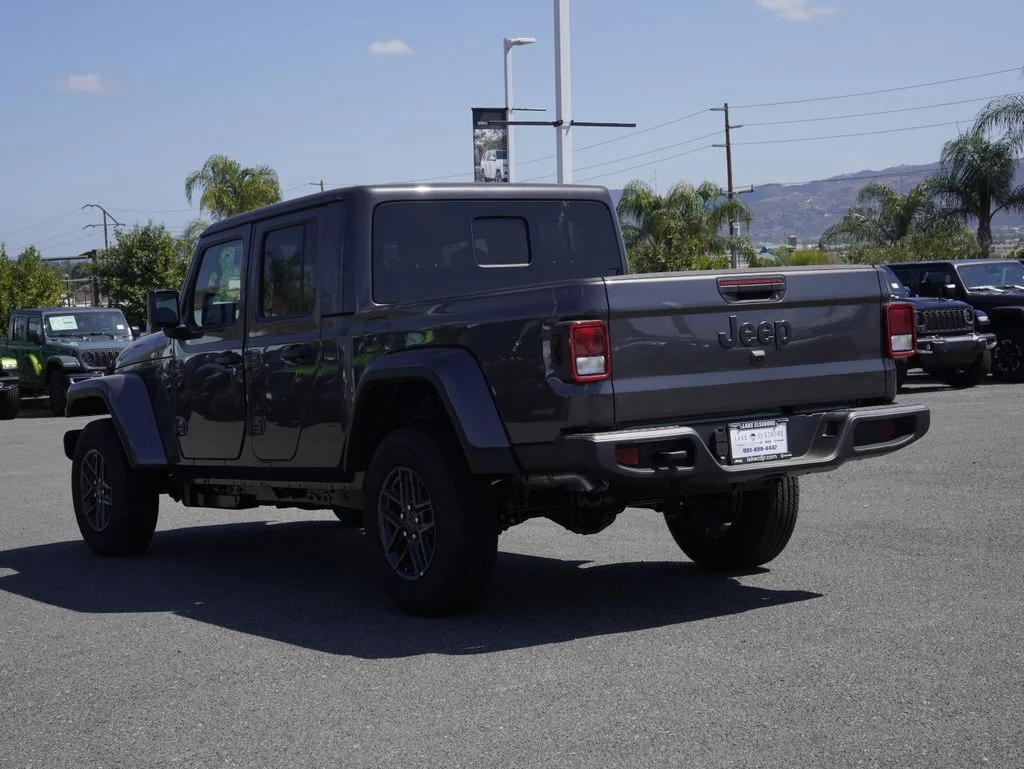 New 2026 Granite Crystal Metallic Clear-Coat Exterior Paint Jeep Sport S image 5