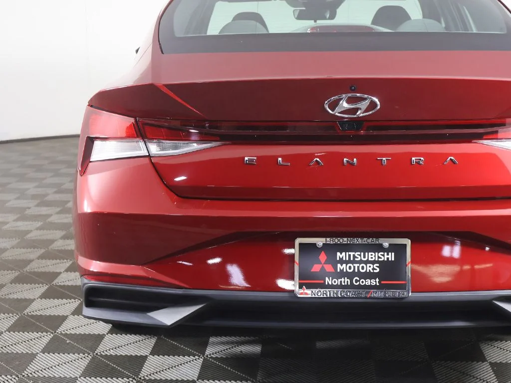 Used 2023 Red Hyundai SEL image 14