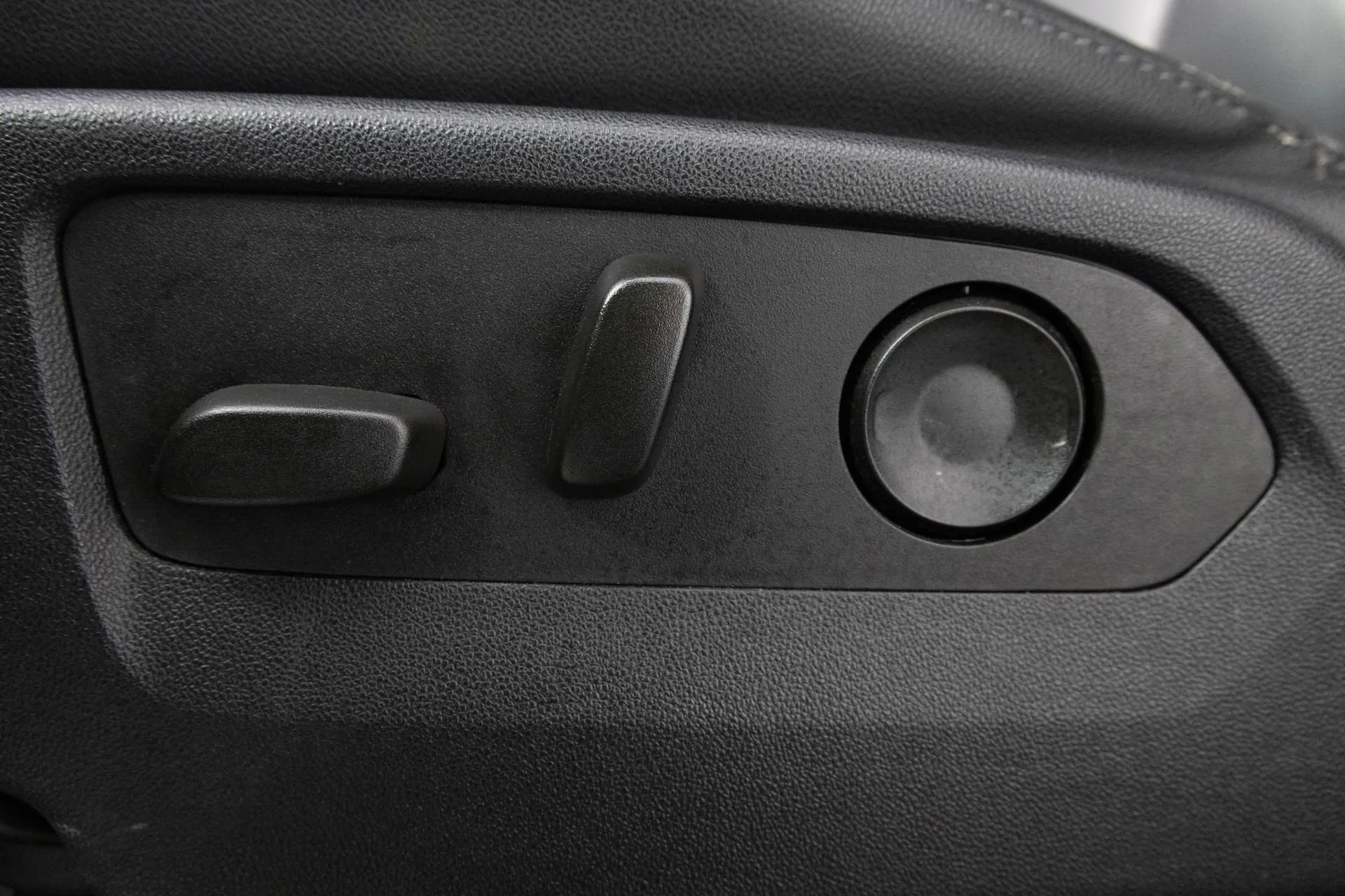 Used 2022 Black Chevrolet LT image 8