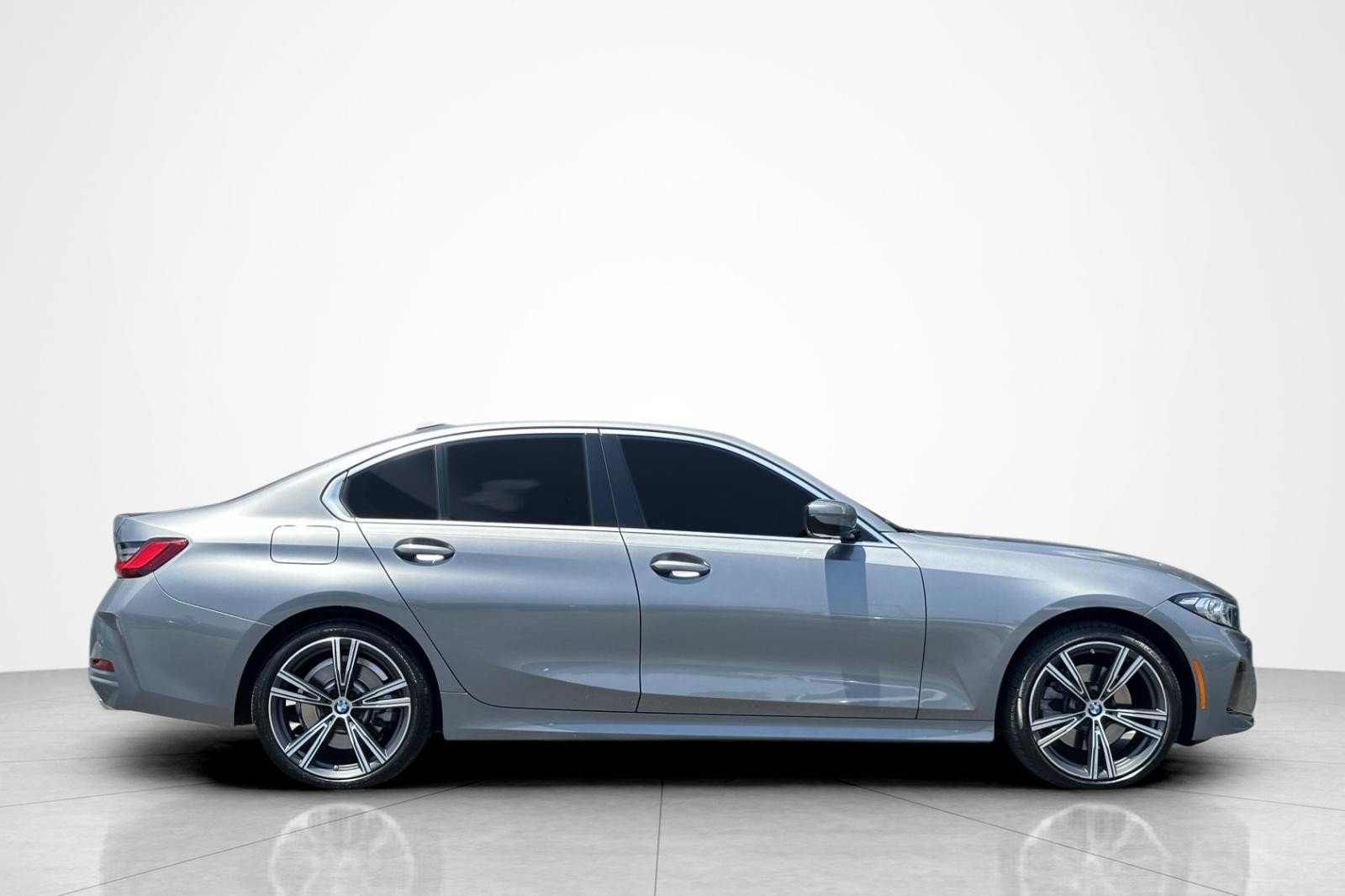 Used 2024 Skyscraper Grey Metallic BMW 330i image 6