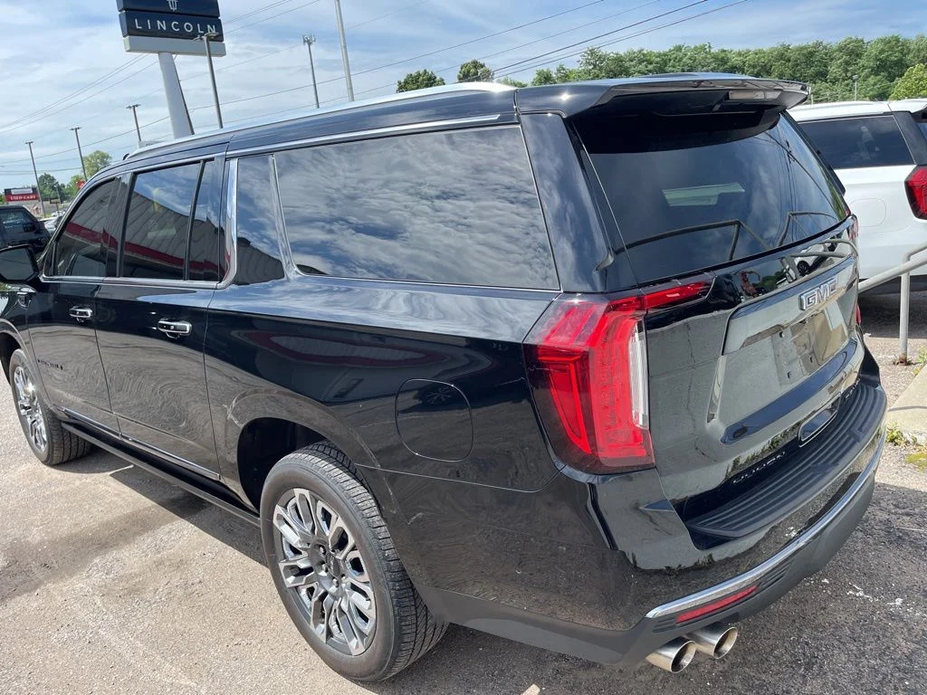 Used 2024 Black GMC Denali Ultimate image 11