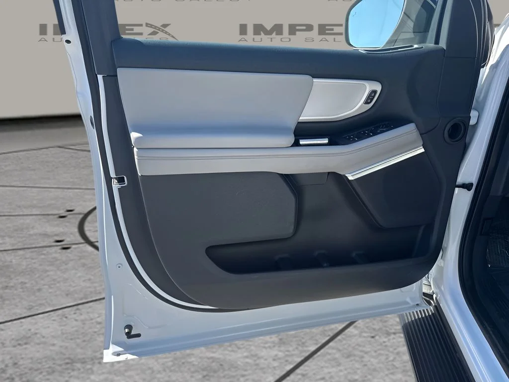Used 2025 White Ford Active image 27