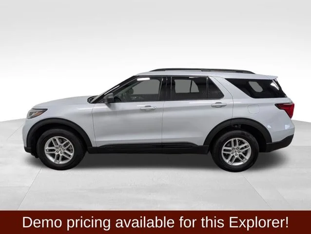 New 2026 Space White Metallic Ford Active image 31