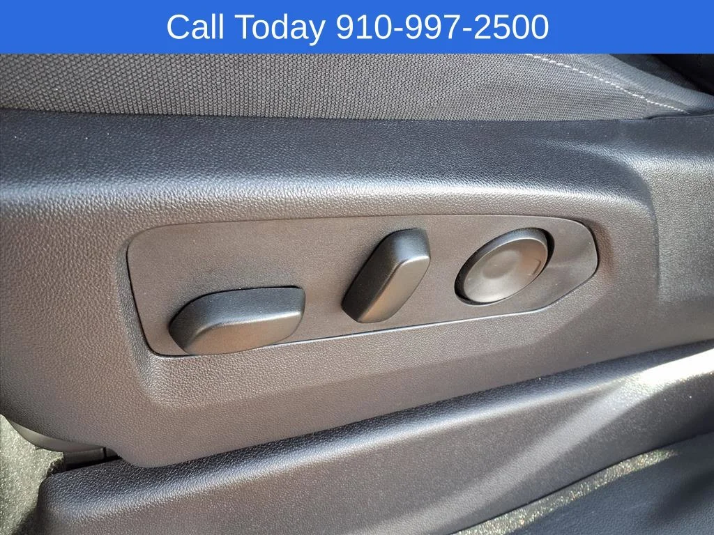 Used 2024 Summit White GMC Elevation image 11