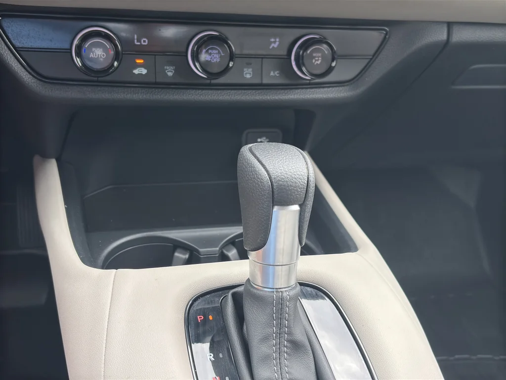 Used 2024 White Honda LX image 21