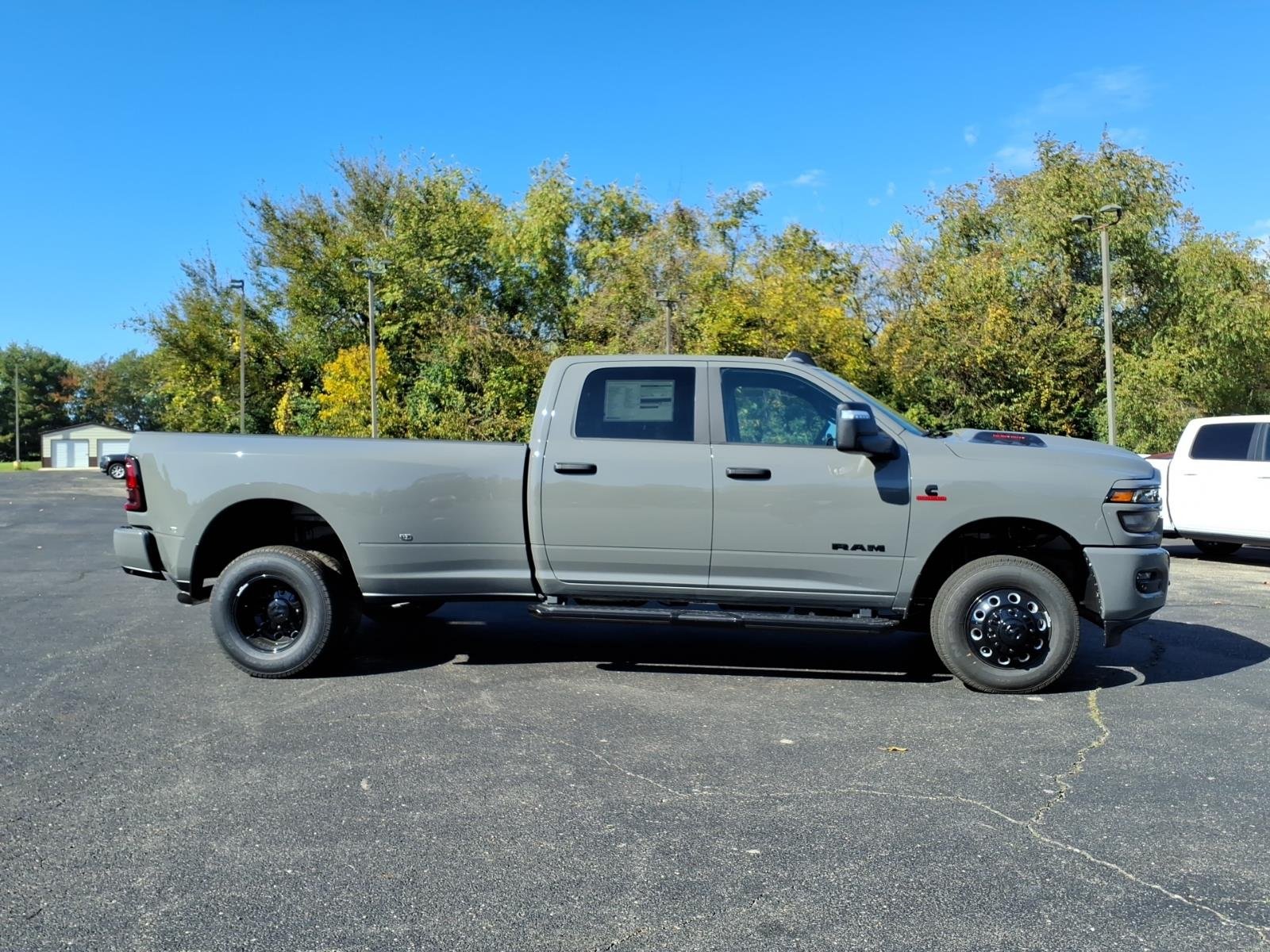 New 2027 Ceramic Gray Clear-Coat Exterior Paint RAM Big Horn image 8
