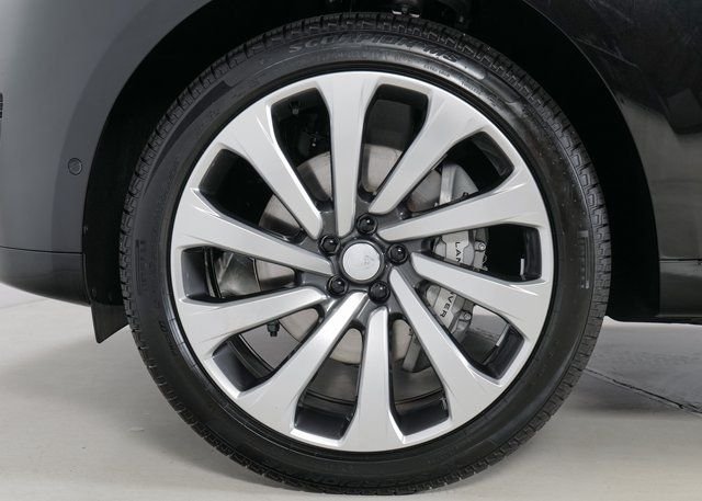 New 2026 Santorini Black Land Rover SE image 9