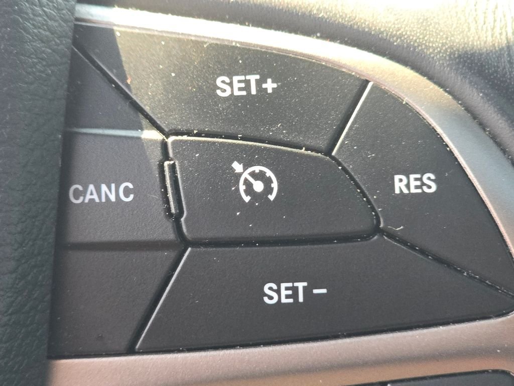 Used 2020 Velvet Jeep Limited image 36