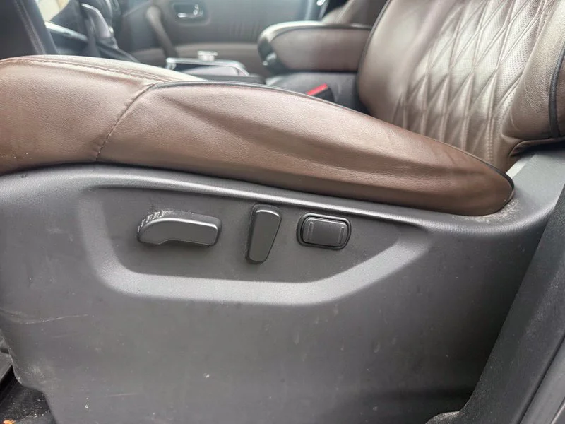 Used 2022 Gray Nissan Platinum image 5