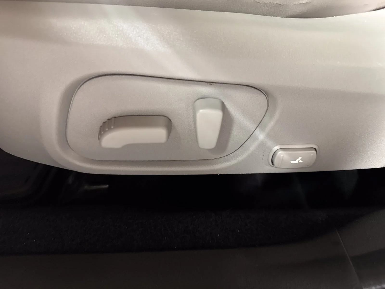Used 2014 Dark Gray Metallic Subaru 2.5i Limited image 11