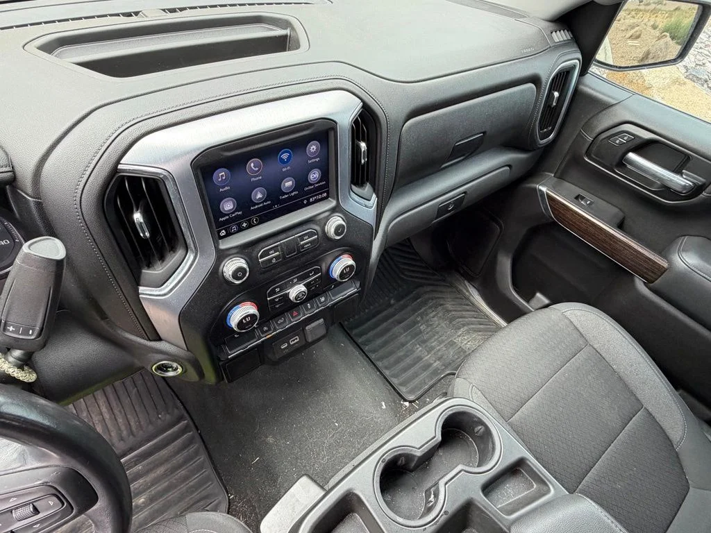 Used 2021 Silver GMC SLE image 17