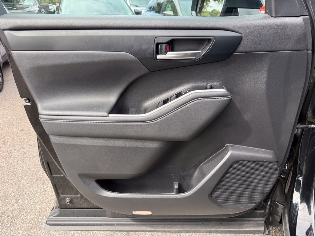 Used 2023 Black Toyota XLE image 22