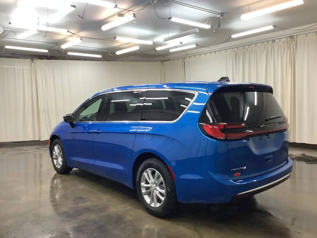 New 2027 Hydro Blue Pearl-Coat Exterior Paint Chrysler  image 8