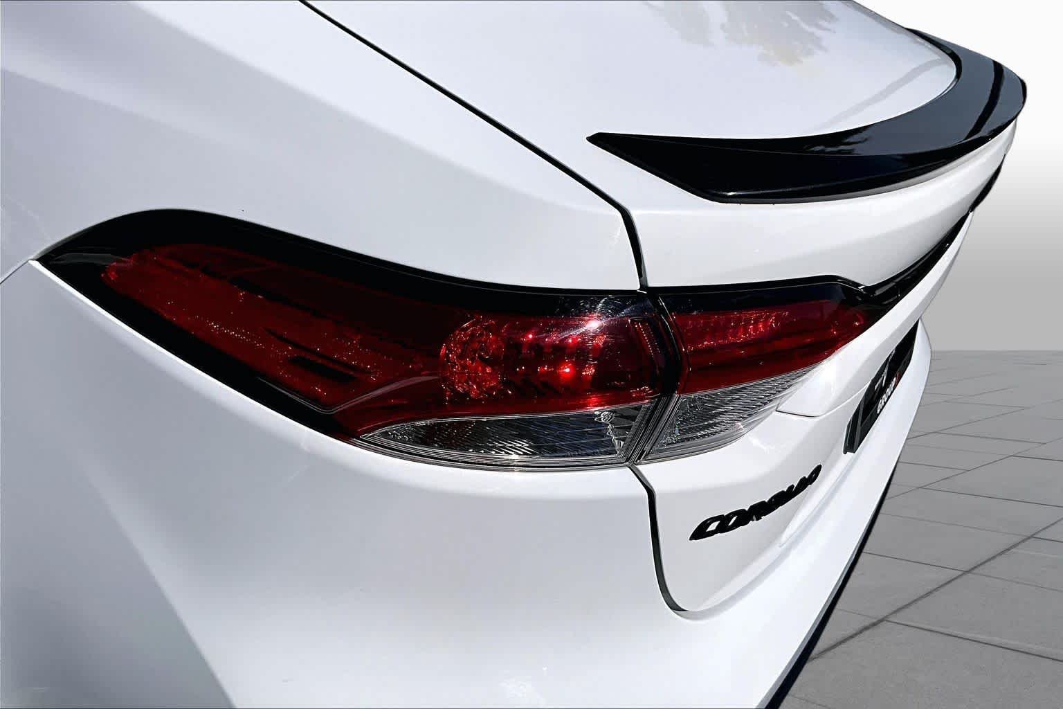 Used 2022 White Toyota SE Nightshade image 28