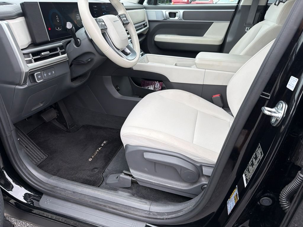 2025 Hyundai Santa Fe SE - Photo 9