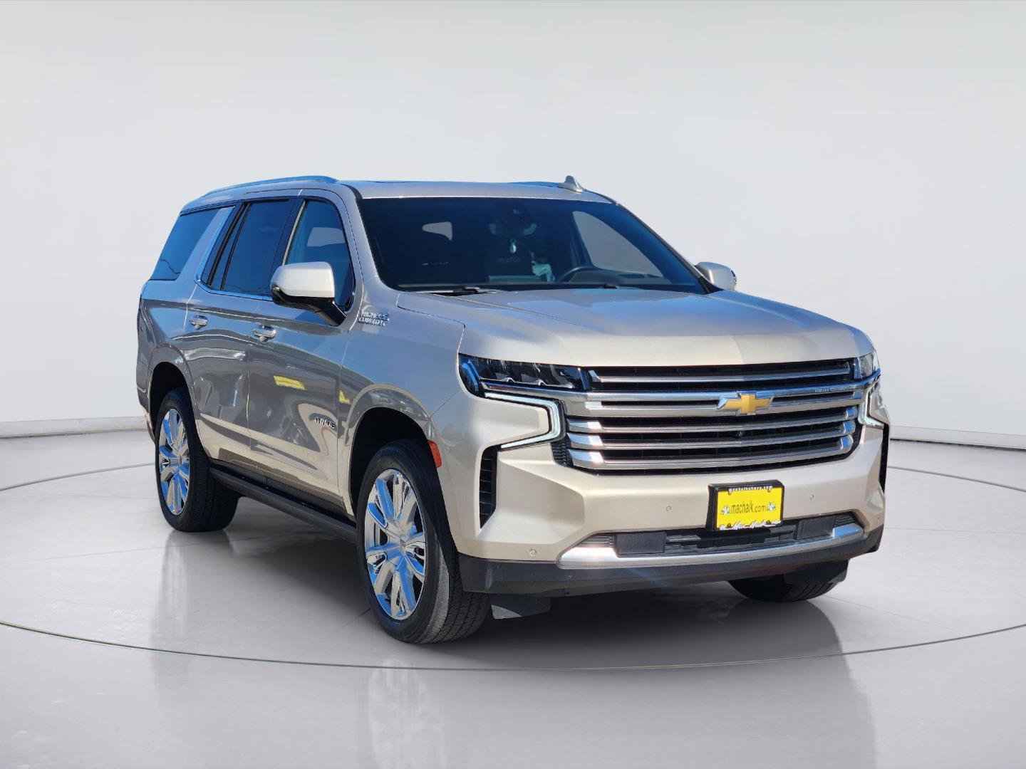 Used 2021 EMPIRE BEIGE METALLIC Chevrolet High Country image 3
