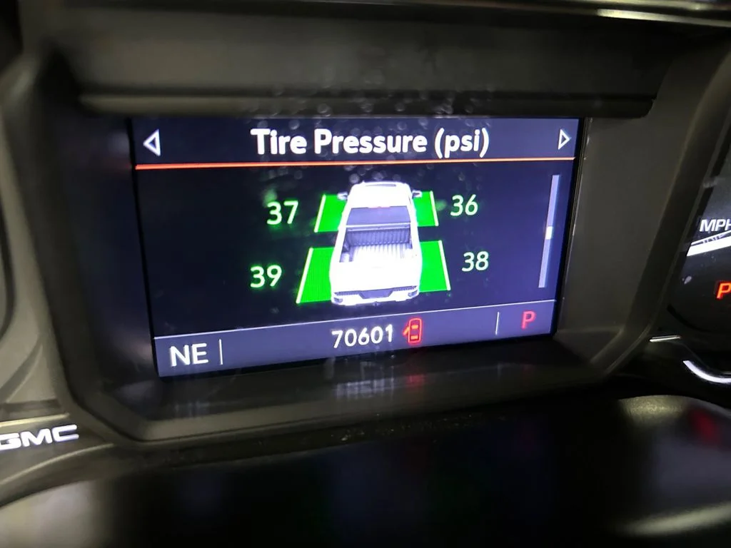Used 2020 Blue GMC Elevation image 10