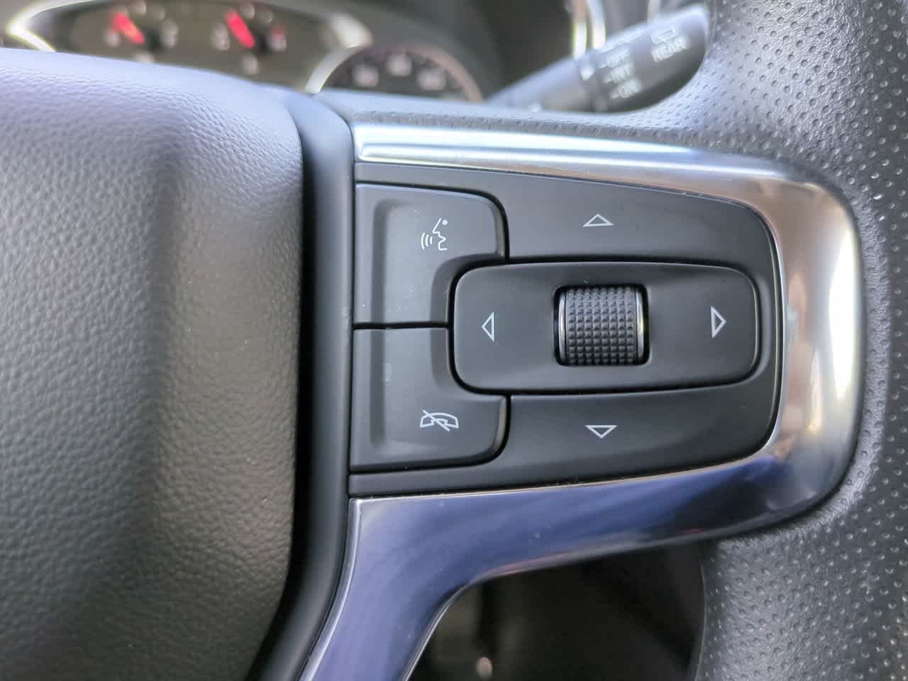Used 2025 Sterling Gray Metallic Chevrolet LT image 24