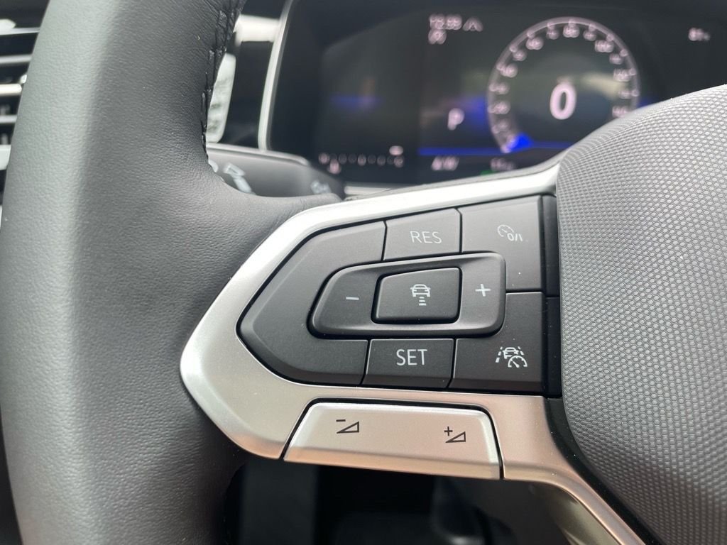 2025 Volkswagen Jetta SE - Photo 8