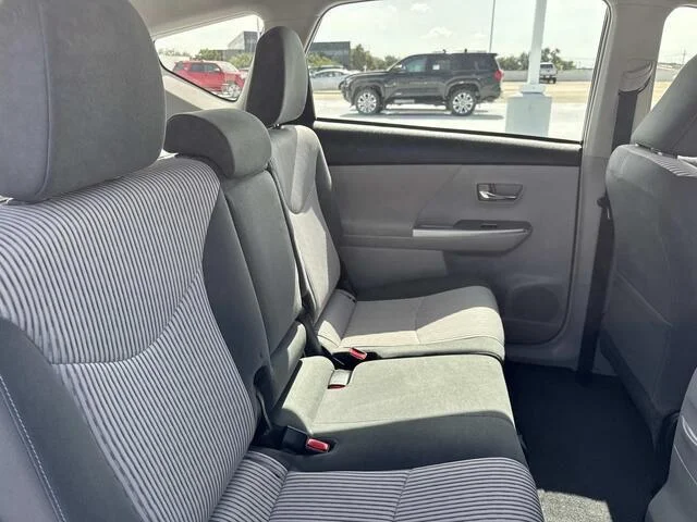 Used 2015 Classic Silver Metallic Toyota Three image 9