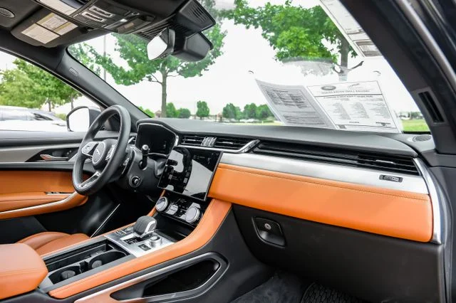 2026 Jaguar F-Pace R-Dynamic S - Photo 16