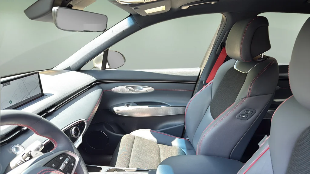 2025 GENESIS GV70 Sport - Photo 13